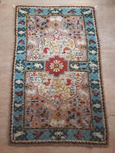 Persian Style Rug 90cm x 143cm