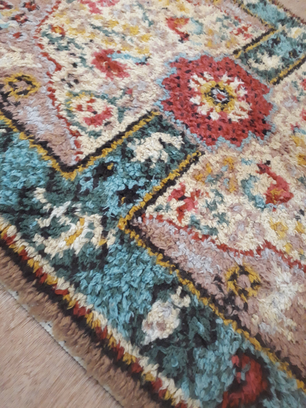 Persian Style Rug 90cm x 143cm