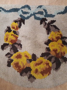 Wreath Rug 145cm x 76cm