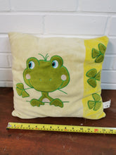 Load image into Gallery viewer, Frog Cushion