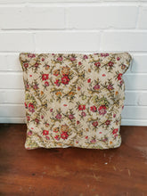 Load image into Gallery viewer, Floral Woven Cushion