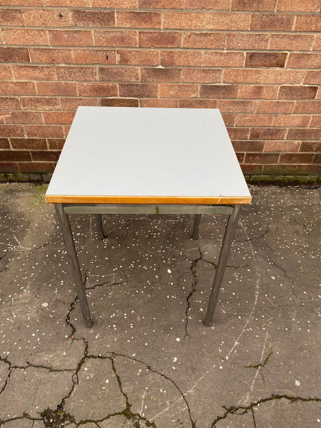 Square table / desk