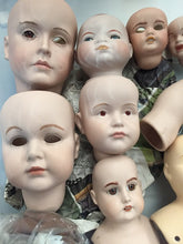 Load image into Gallery viewer, Dolls heads