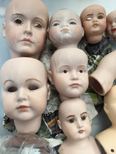Load image into Gallery viewer, Dolls heads