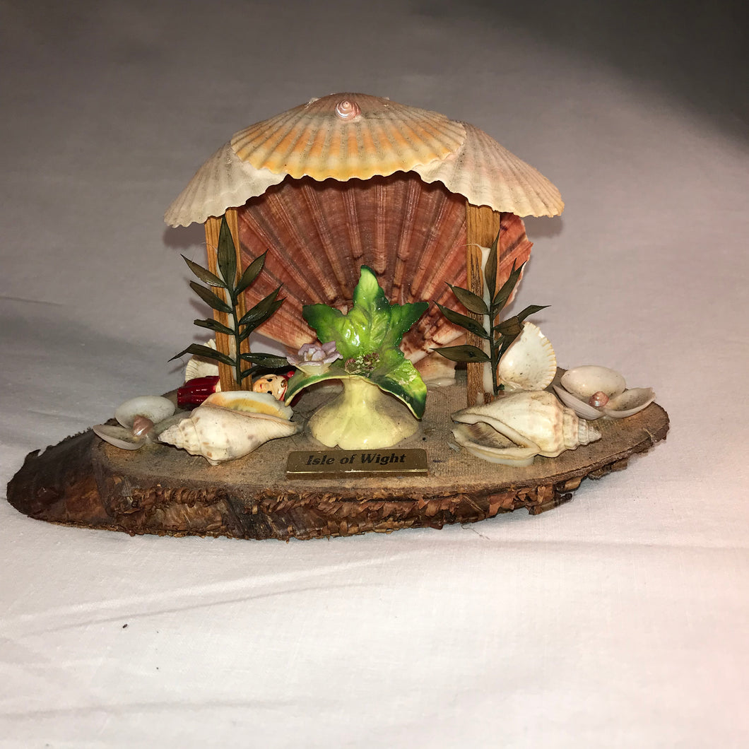 Сувенир из морских ракушек